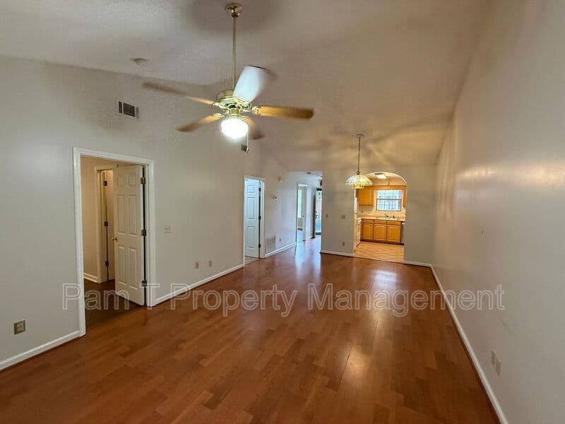 Savannah Condo: 211 Edgewater Rd