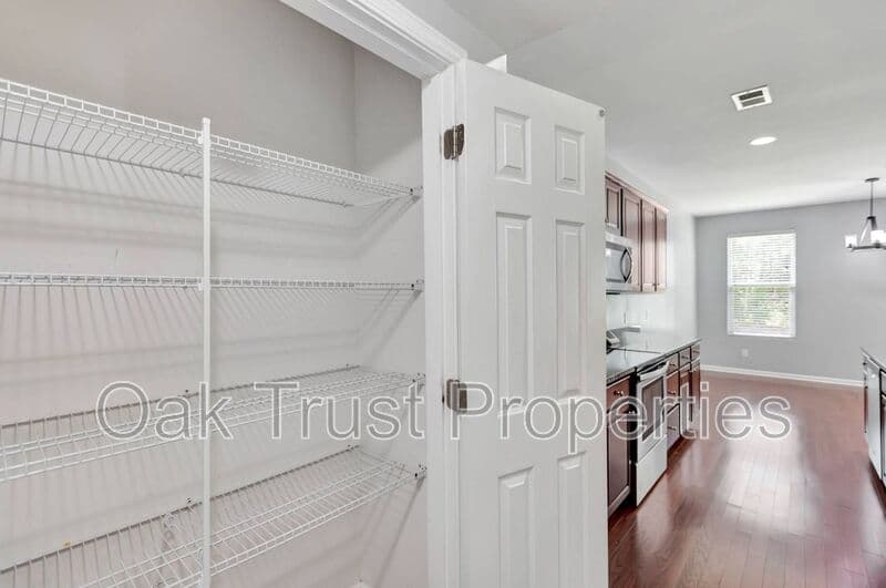 Summerville House: 1514 Migration Point