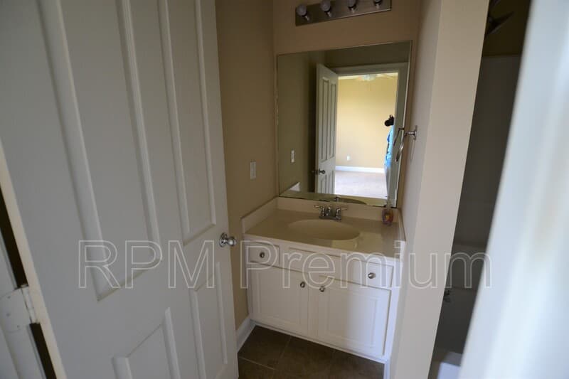 Baton Rouge House: 2117 Cypress Hall Alley
