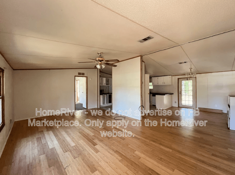 Spring Hill House: 17344 Dalberg Dr