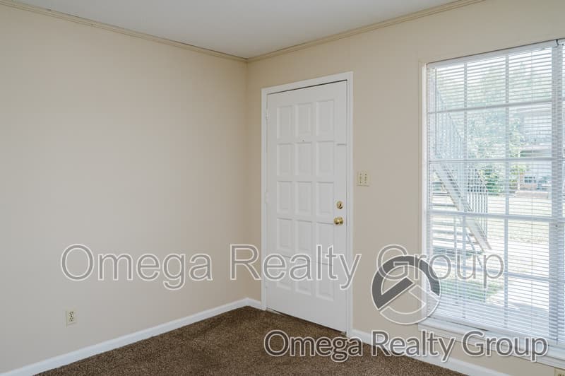 Leeds Condo: 8010 4th Ave