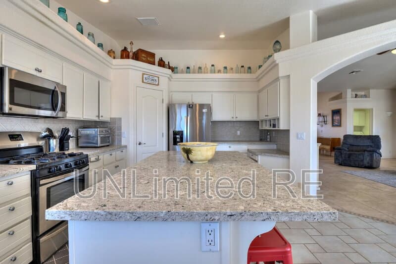 Lake Havasu City House: 304 Acoma Blvd S
