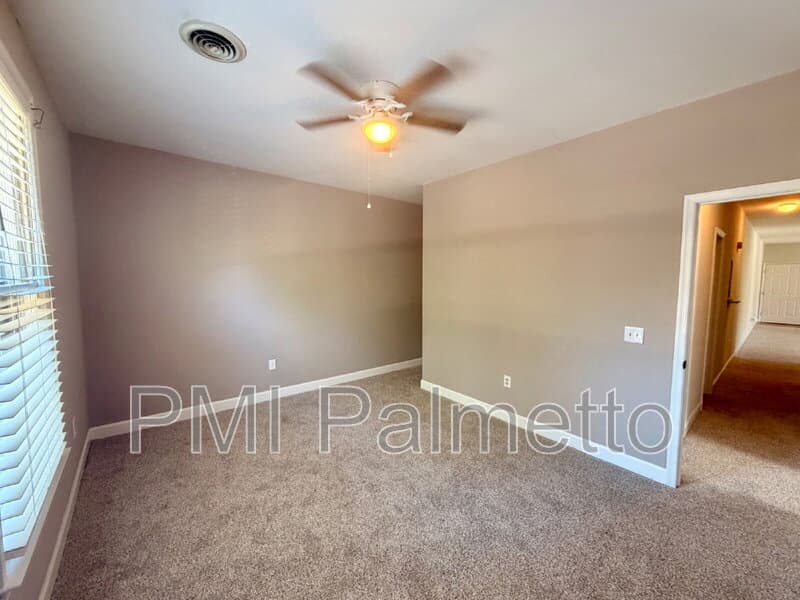 Columbia House: 3923 West Buchanan Drive
