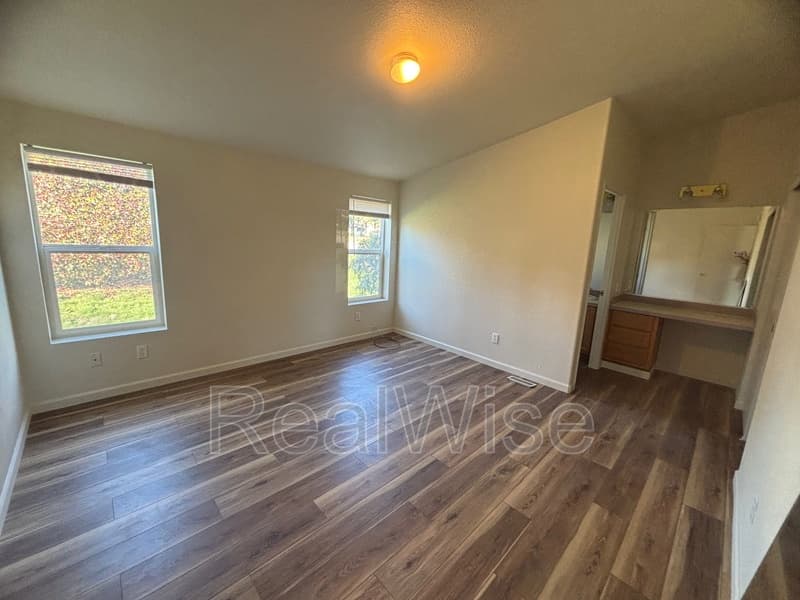 Winston House: 120 Woodland Dr