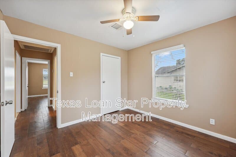 Houston House: 1107 Defender Street
