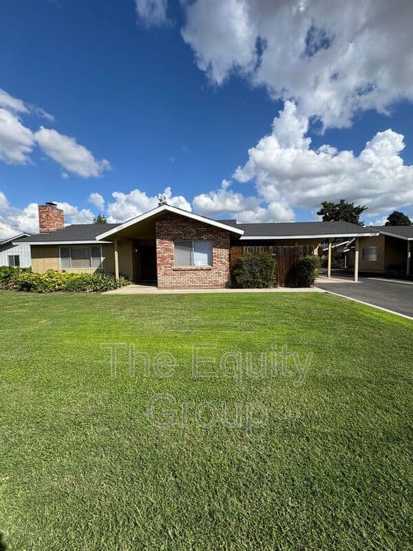 Visalia House: 2724 South Sallee Ct