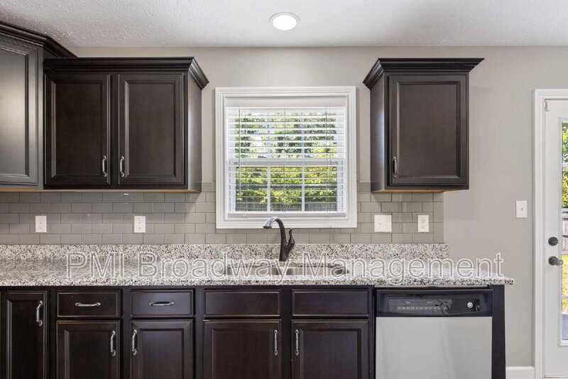 Clarksville House: 1259 Eagle's View Drive