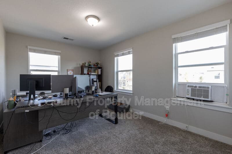 Longmont Townhome: 711 Grandview Meadows Dr