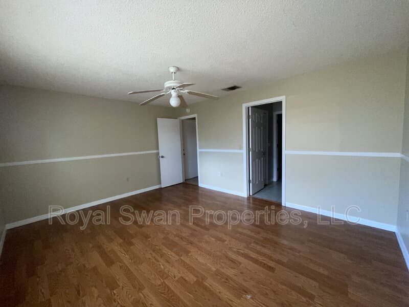 Lakeland House: 3812 Dovehollow Drive