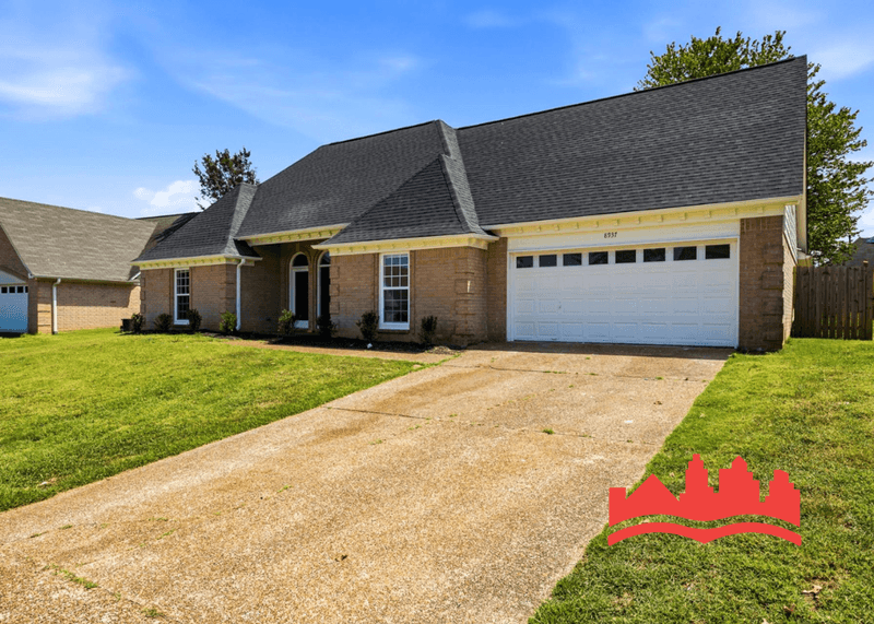 Cordova House: 8937 Chimneyrock Blvd