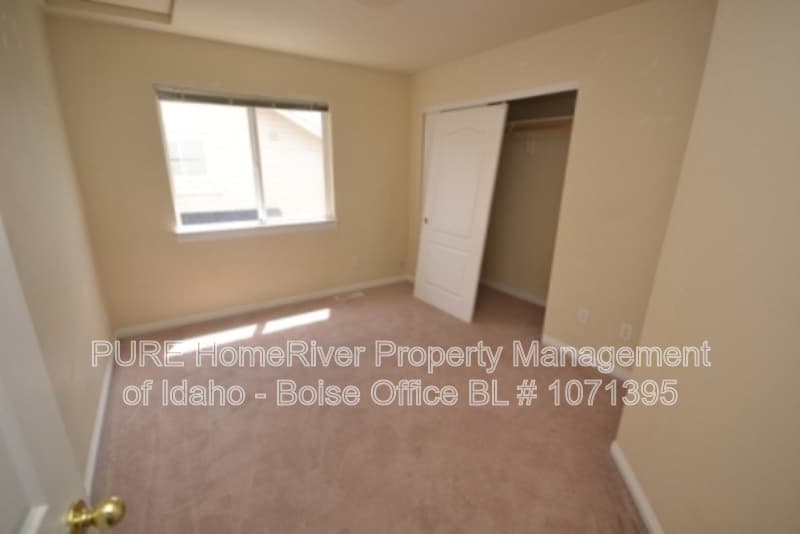 Nampa House: 1304 S Ivy St