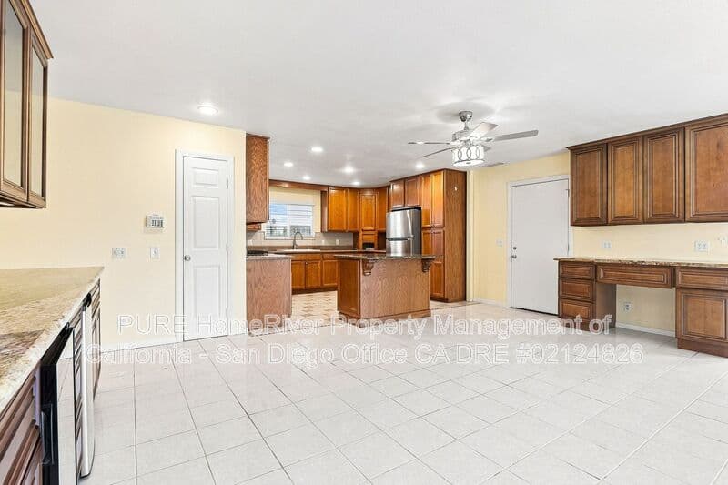 Spring Valley House: 640 Felicita Ave