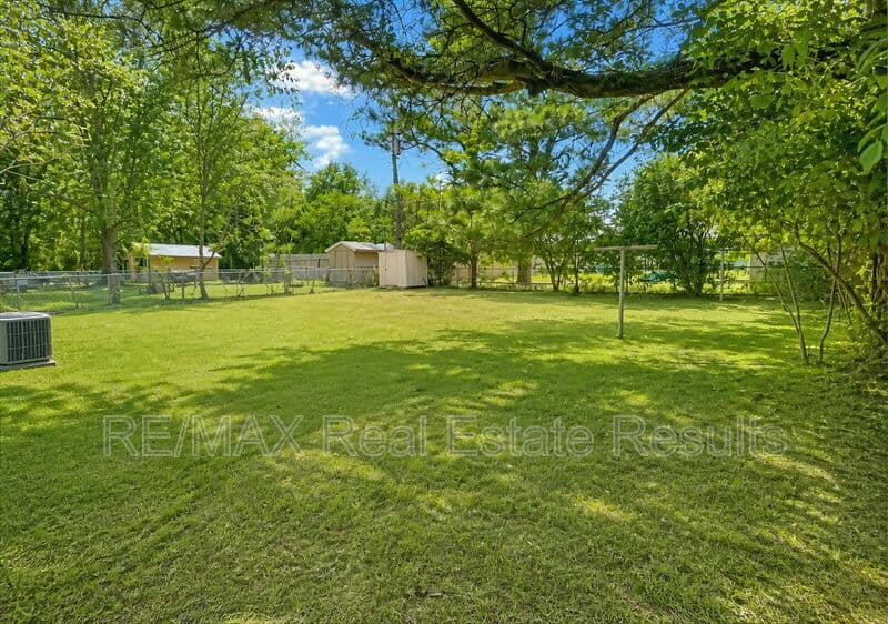 Fayetteville House: 113 N Nolan Ave