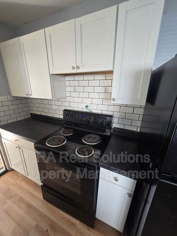 Columbus Condo: 112 COLUMBIAN AVE- A