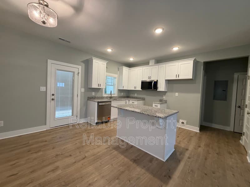 Clayton Condo: 861 Jack Rd