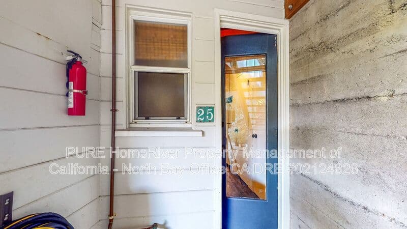 Sausalito Condo: 25 Woodward Avenue