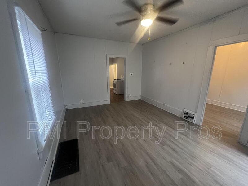Milwaukee Condo: 2439A N Dr William Finlayson