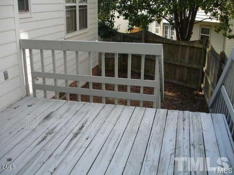 Cary House: 311 Wax Myrtle Ct.