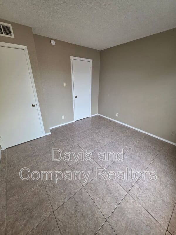 Midland Condo: 4802 Country Club Dr