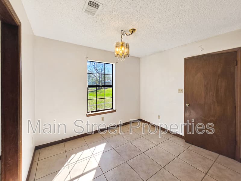 Milton House: 5595 Osceola Street