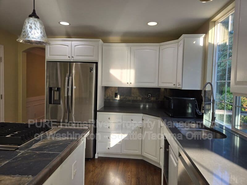 Auburn House: 5316 S 282nd Way
