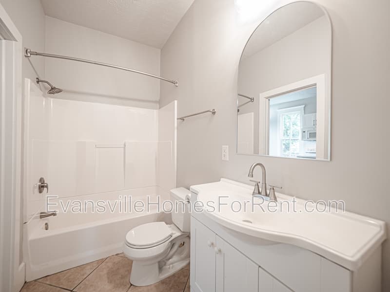 Evansville House: 319 Adams Avenue
