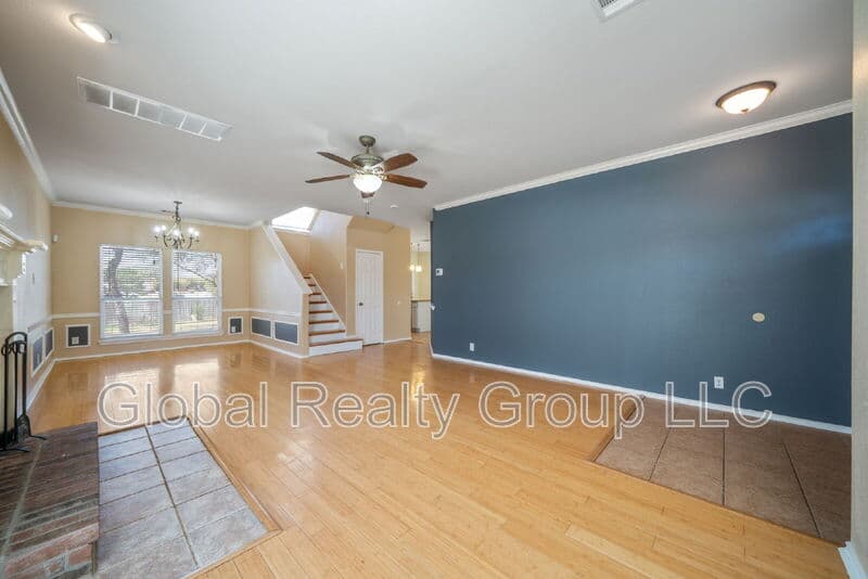 Cibolo House: 124 Rustic Tr