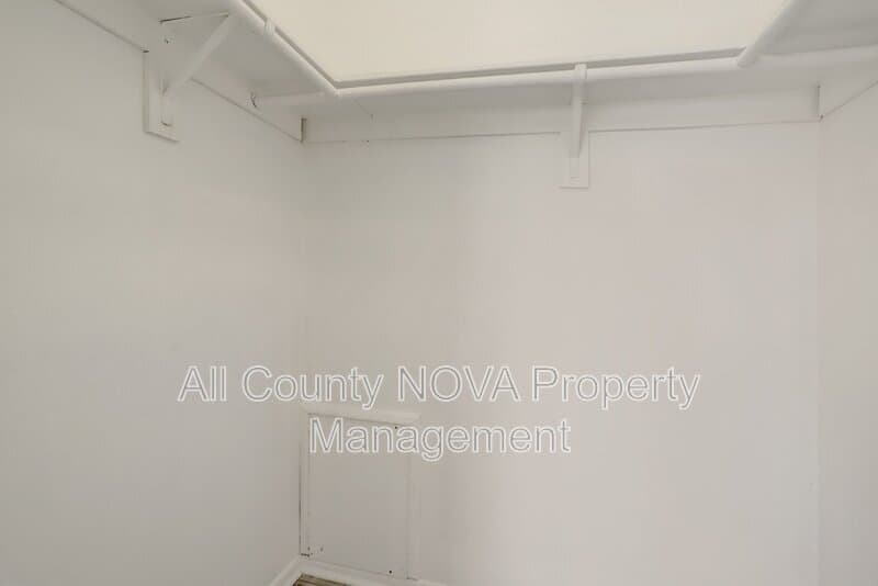 Alexandria Condo: 4 S Van Dorn St