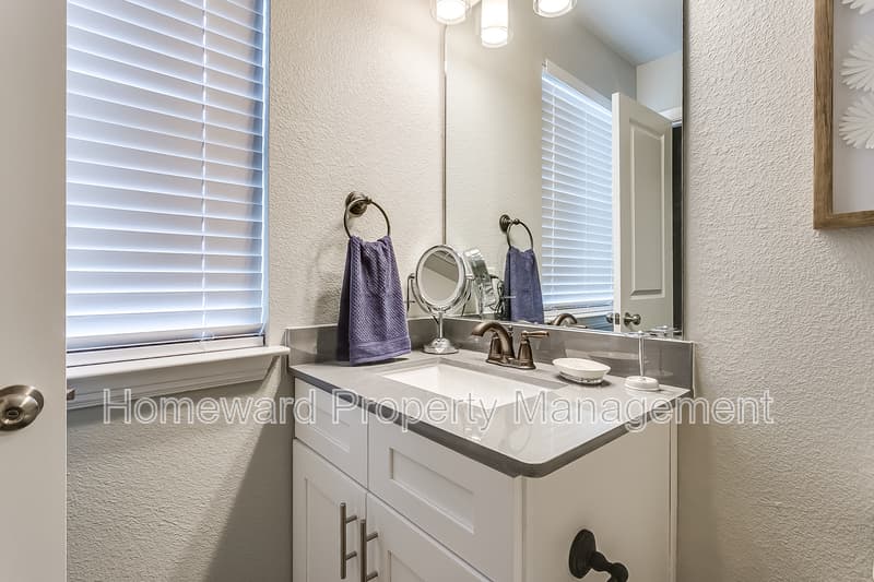 Denton House: 3901 Huntington Rd Denton, TX 76209