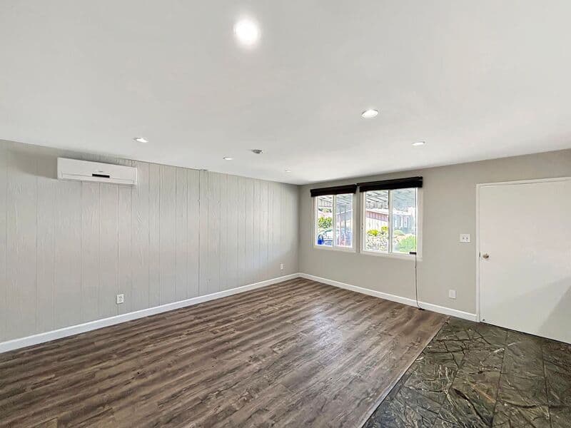 San Diego House: 3477 Aveley Place
