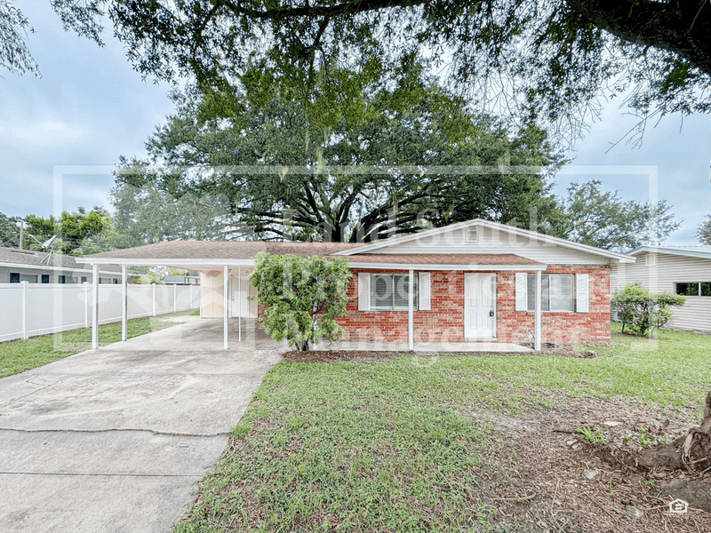 Lakeland House: 3519 Colleen Drive