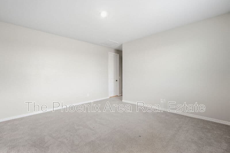 Maricopa House: 35786 W Santa Monica Ave