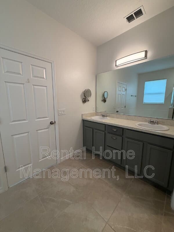 Groveland House: 645 Black Eagle Drive