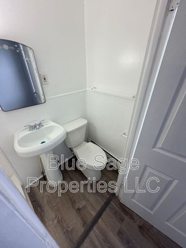 Darby Condo: 101 S 5th St