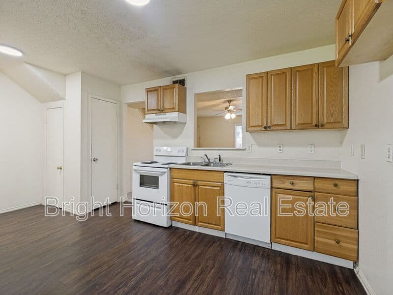 Azle Condo: 1410 Arvel Circle