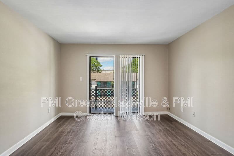 Dickson Condo: 405 Spring Street