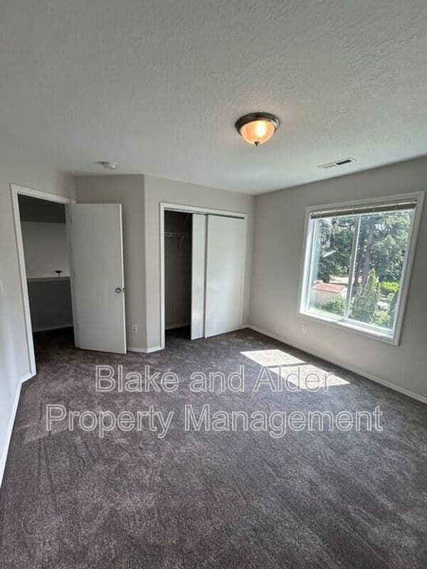 Portland House: 5609 SE 117TH Ave