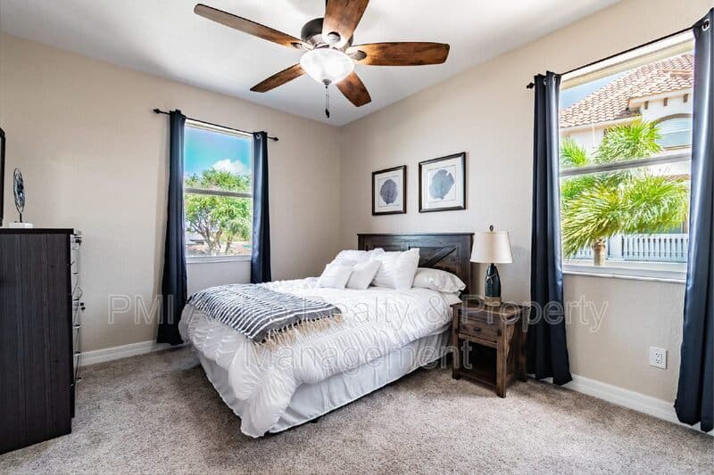 Apollo Beach House: 539 Treviso Dr