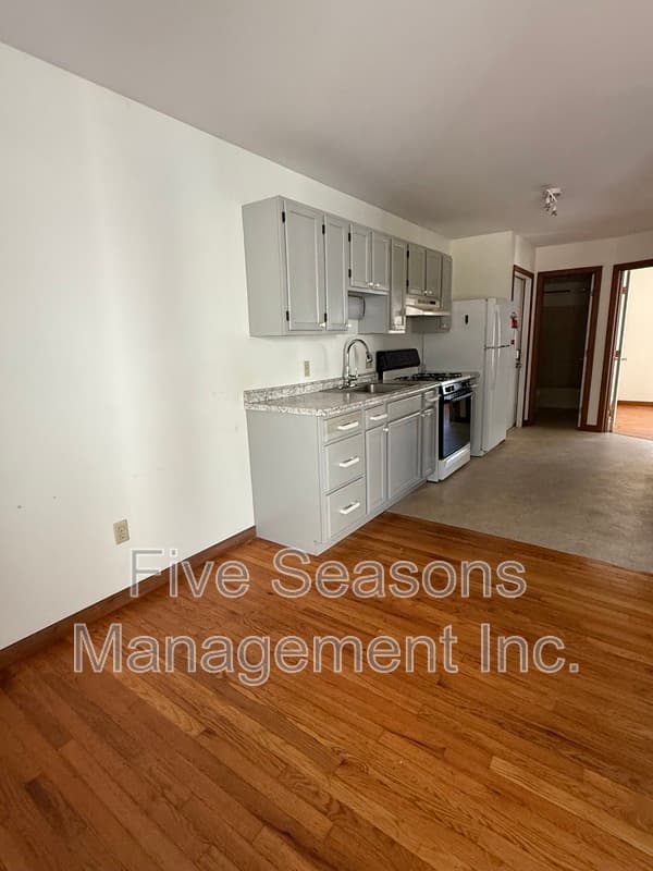 Burlington Condo: 358-360 North Winooski Avenue - 1