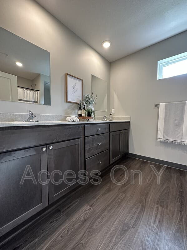 Lincoln Condo: 2340 Y Street
