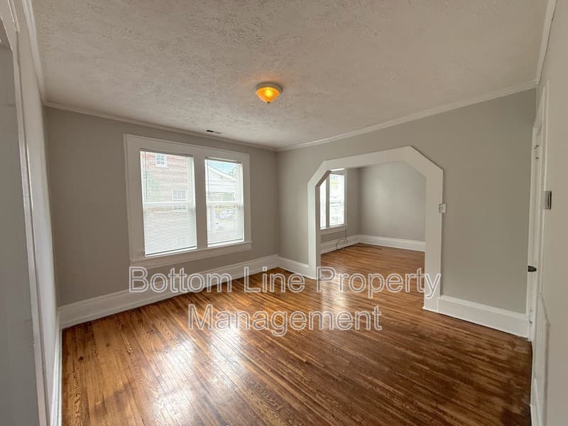 Charlotte Condo: 2100 E 7th St #5