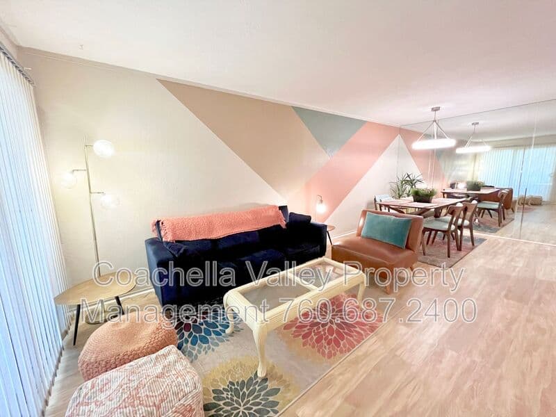 Palm Springs Condo: 2860 N Los Felices Rd