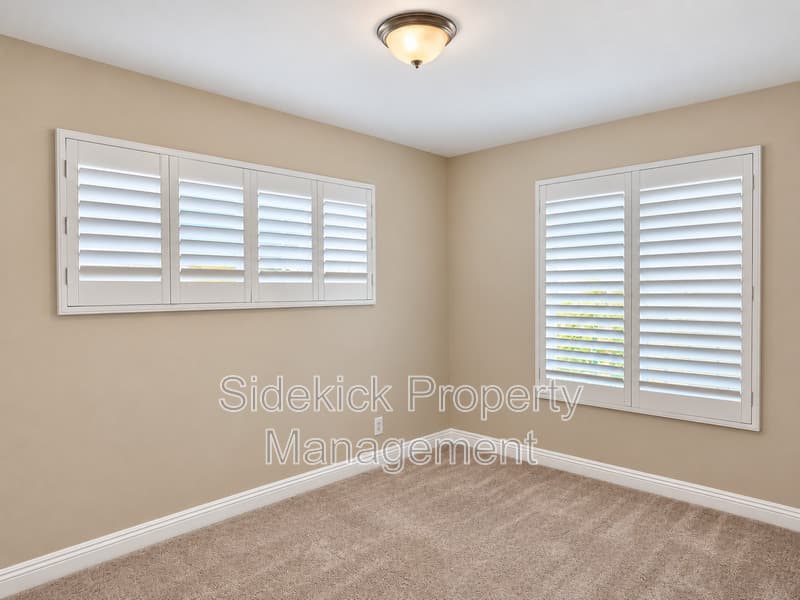 Whittier House: 14520 Close St