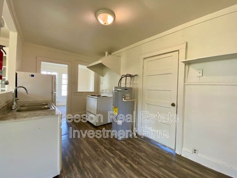 Shreveport House: 3136 Blanchard Road
