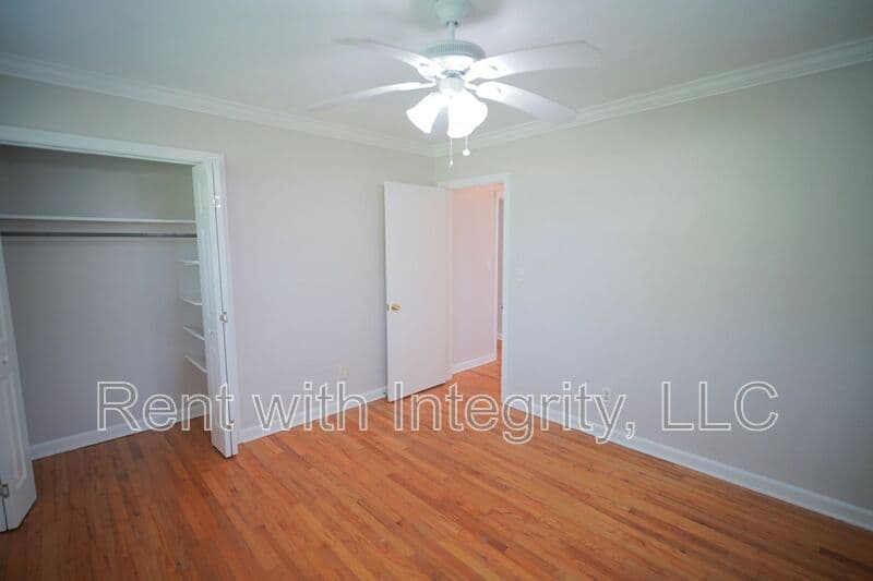 Tallahassee House: 1562 Mitchell Avenue