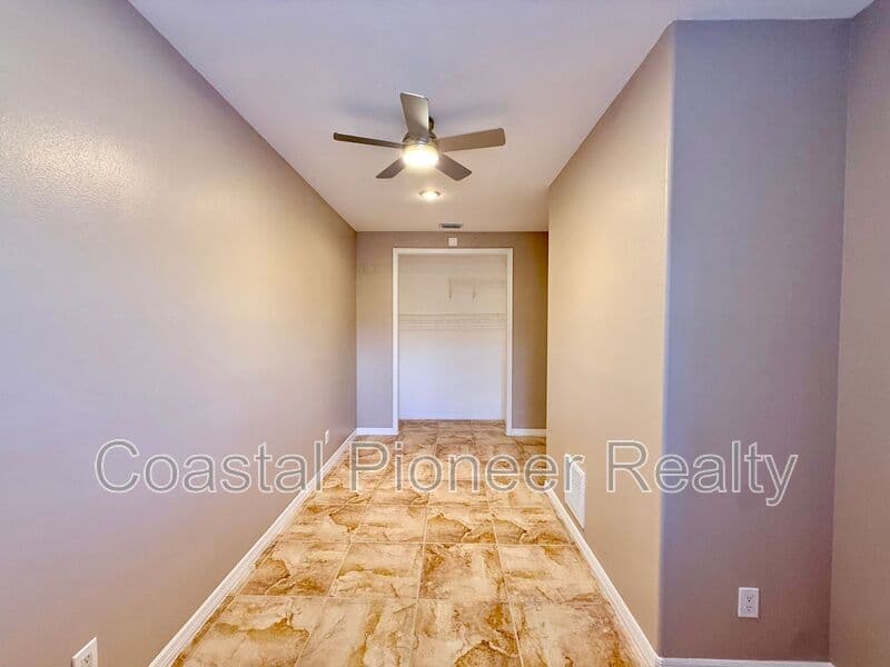 Largo House: 10334 Longwood Dr
