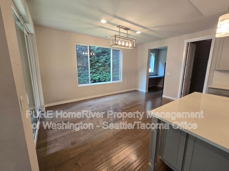 Kent House: 11618 SE 197th Place