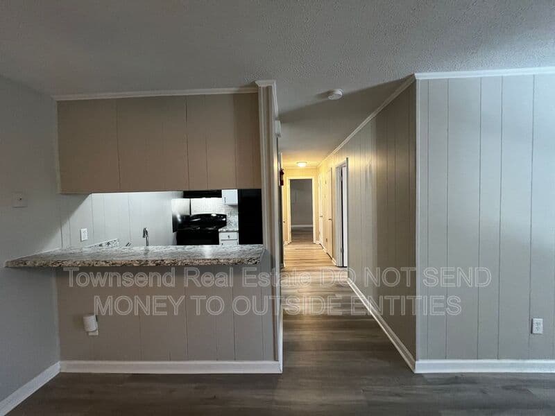 Fayetteville House: 5853-H Century Oaks Drive