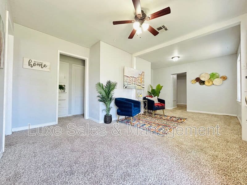 Del City House: 4220 SE 25th St