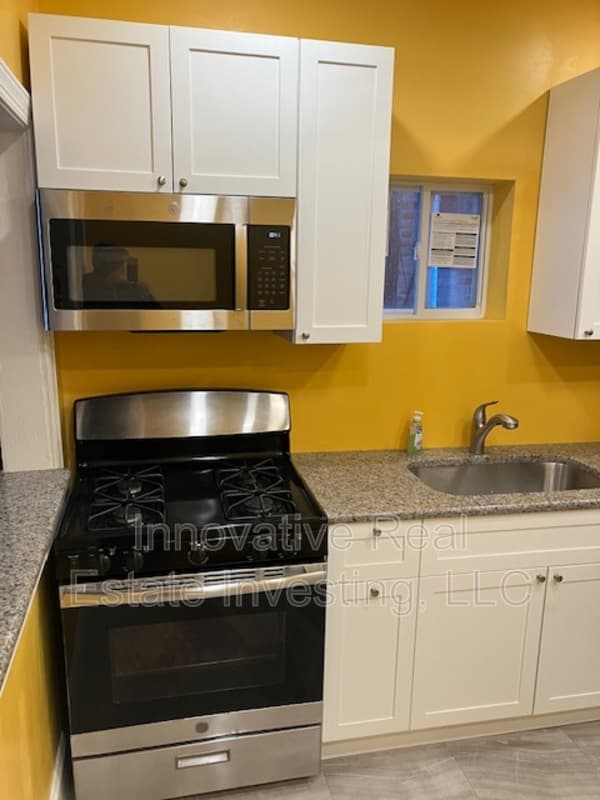 Philadelphia House: 6115 Lansdowne Avenue